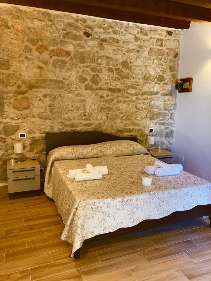 モンテモーナコ La Fattoria Dei Sibilliniヴィラ エクステリア 写真