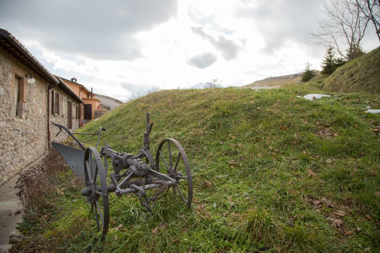 モンテモーナコ La Fattoria Dei Sibilliniヴィラ エクステリア 写真